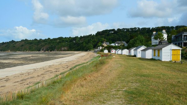 Explorer le monde en tant qu'étudiant : conseils pratiques pour gérer un budget serré avec brio